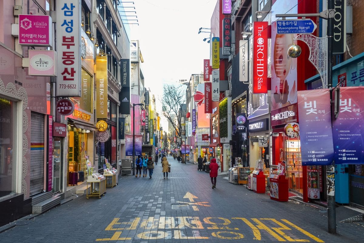 Guide to Shopping in Seoul Trendy Districts 1