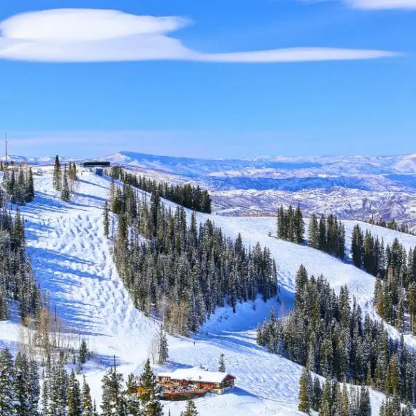 Things to do in Aspen in the winter - Snowy slopes in Aspen, perfect for skiing and winter activities.