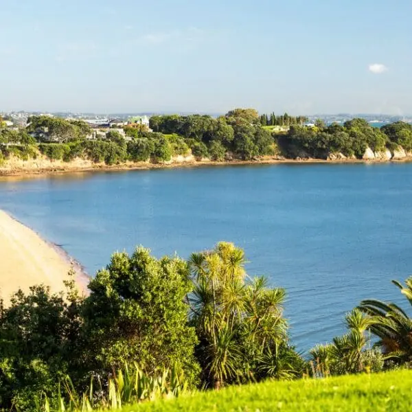 Scenic overview of Takapuna, showcasing the best things to do in this vibrant Auckland suburb.