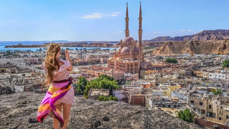 Panoramic view of Sharm El Sheikh with its iconic mosque.