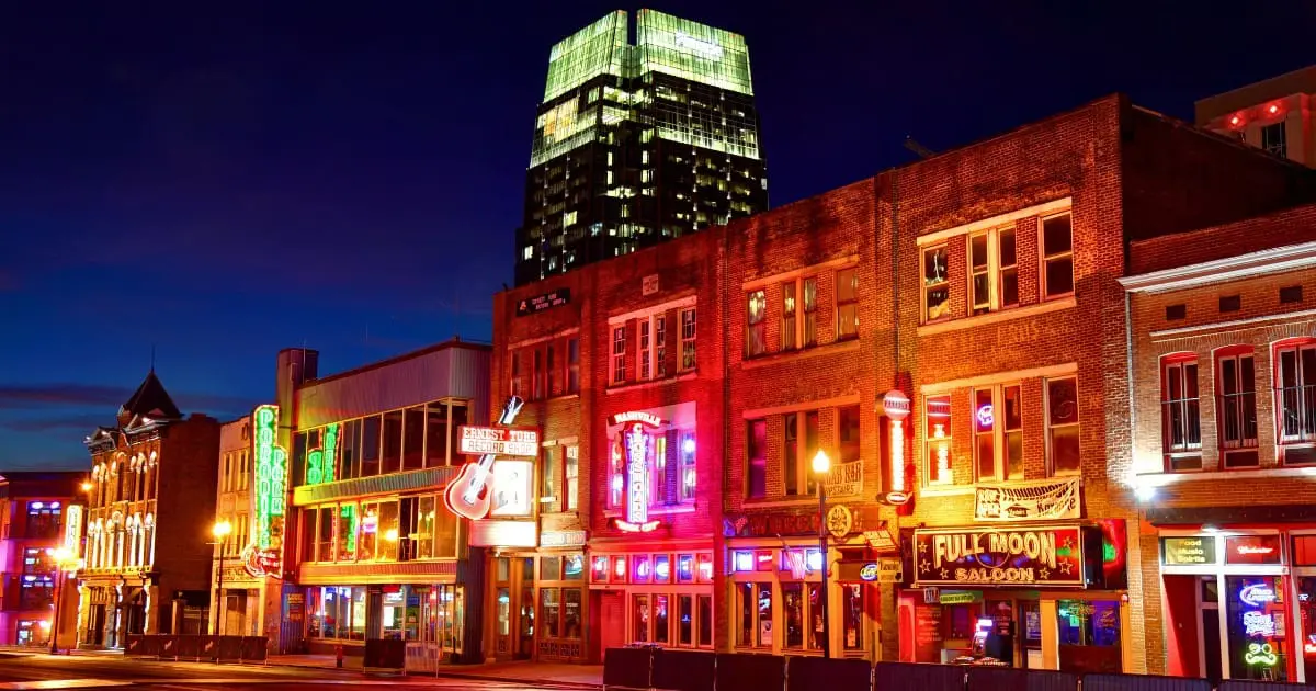 19 fun activities in Nashville for adult couples to try.