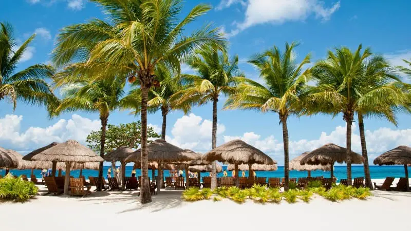 Beach in Cozumel, a safe island for family trips.