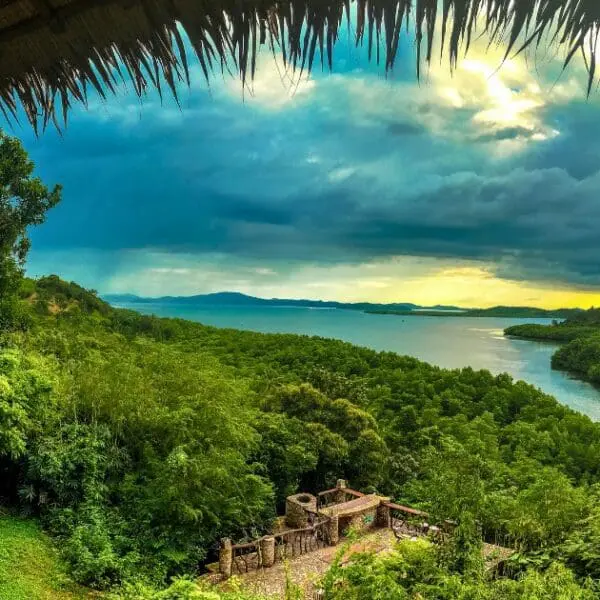 Coron Palawan resorts offer a mix of luxury, nature, and adventure for all visitors.