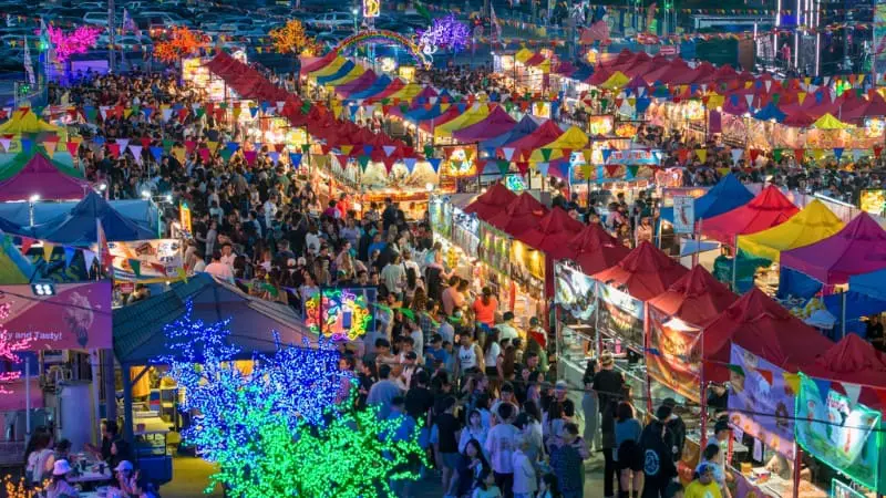 Explore Richmond Night Market, a vibrant spot for food and fun in Vancouver.