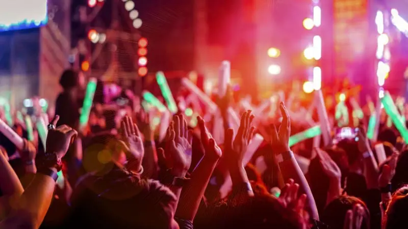 Things to do in Santa Cruz Bolivia - Enjoy nightlife with music and lights.