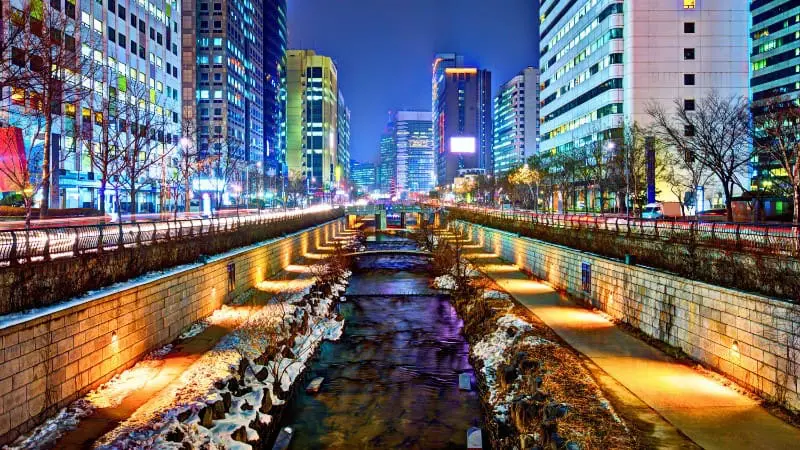 Start your South Korea trip in Seoul on day 1, seeing modern and old spots.