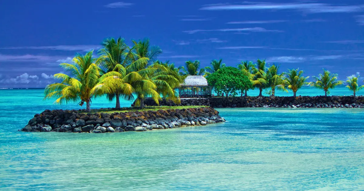 Find the ideal Samoa beach for you, from secluded spots to vibrant resorts.