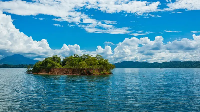 Enjoy a scenic boat tour of Nam Ngum Lake, a perfect day trip from Vientiane.