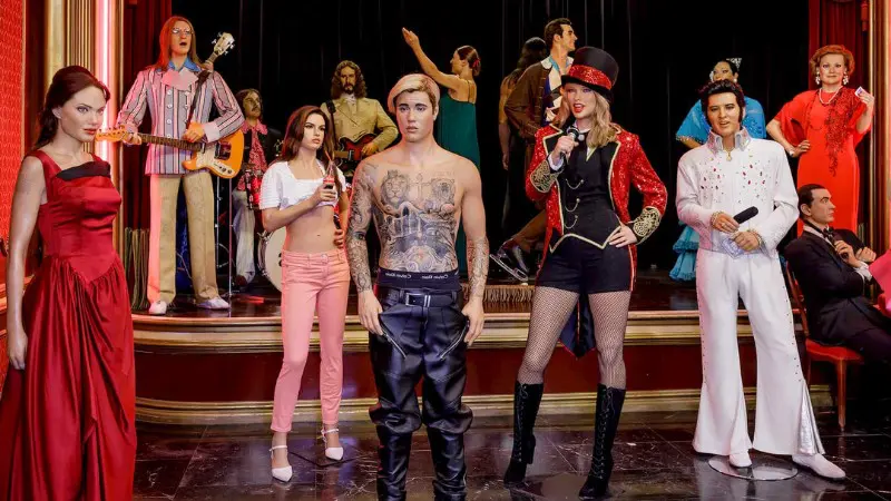 Wax figures of celebrities at Madrid Wax Museum.