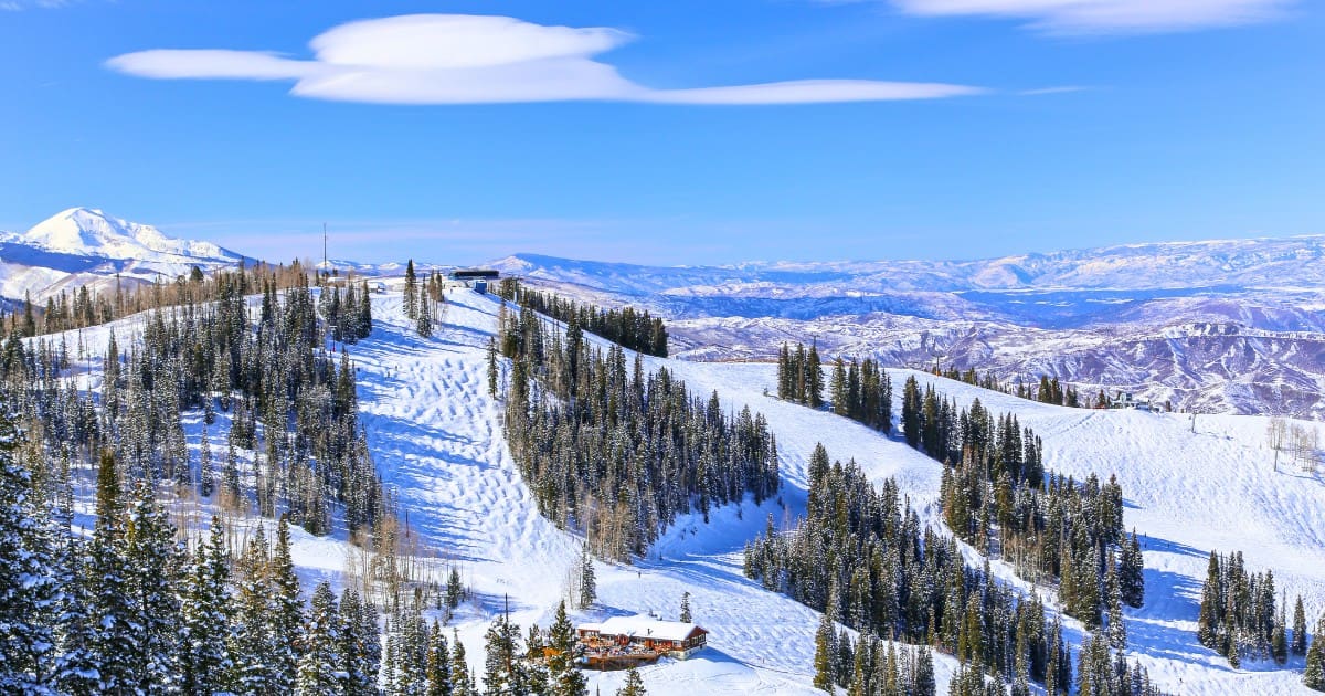 Things to do in Aspen in the winter - Snowy slopes in Aspen, perfect for skiing and winter activities.