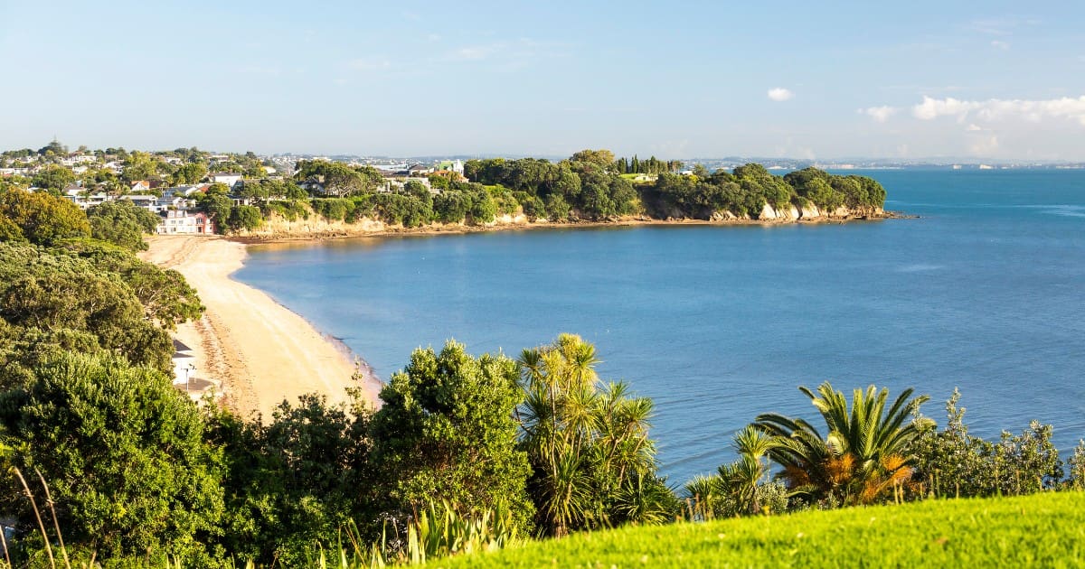 Scenic overview of Takapuna, showcasing the best things to do in this vibrant Auckland suburb.