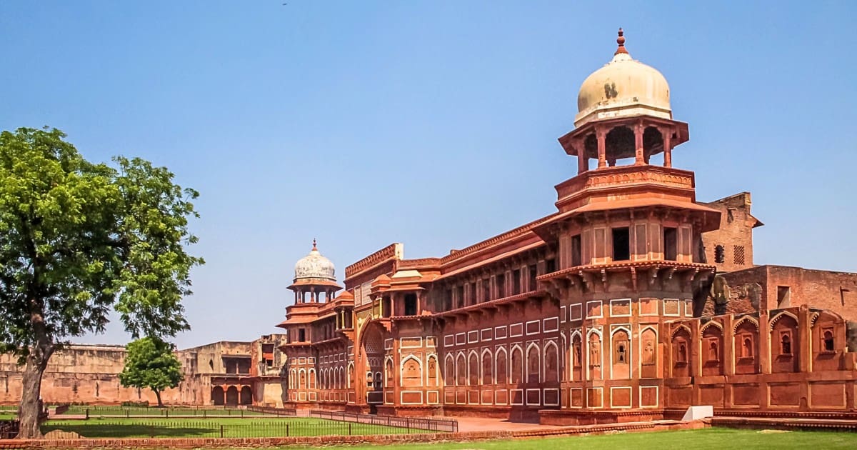 Jahangir Mahal, is one of the magnificent tourist places to visit in Agra, showcasing intricate Mughal architecture.