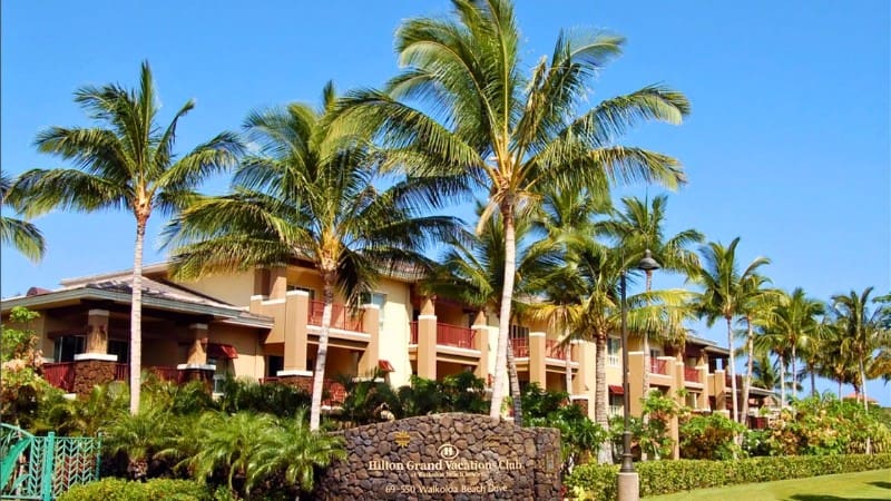 Palm-lined all-inclusive Hawaii resort for adults at Kohala Suites.
